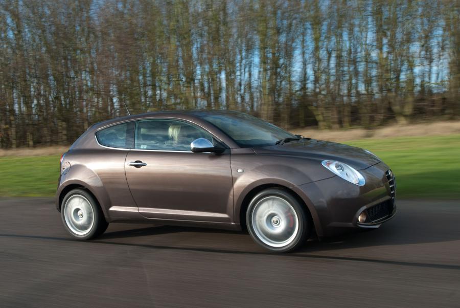  Alfa Romeo MiTo (955) 2009 года  (UK) (фото 23 из 47)